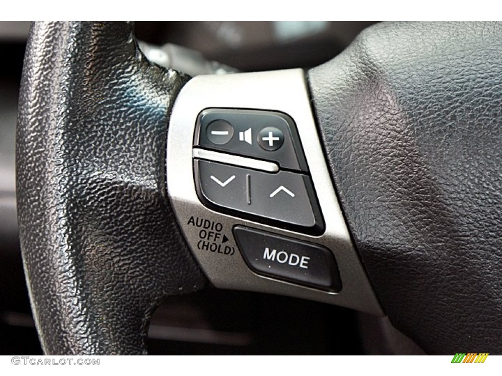 2011 Toyota Camry SE Controls Photo #66129695