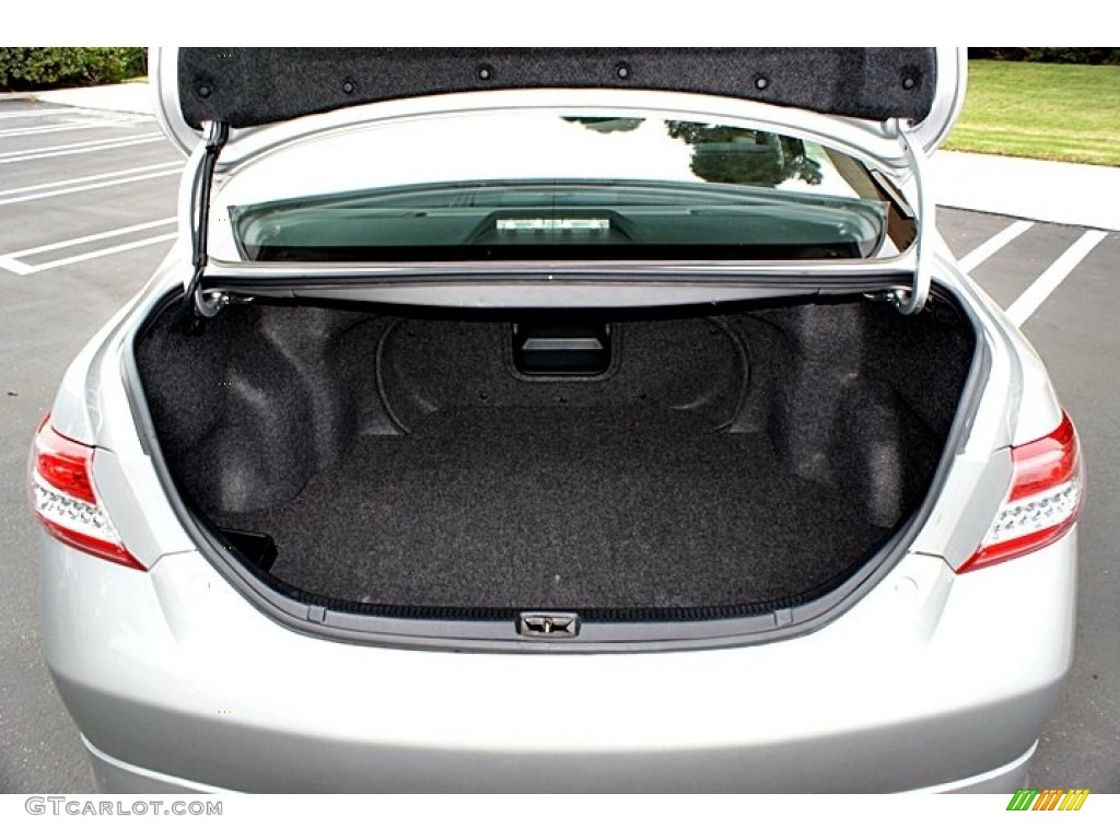 2011 toyota camry hybrid trunk space #3