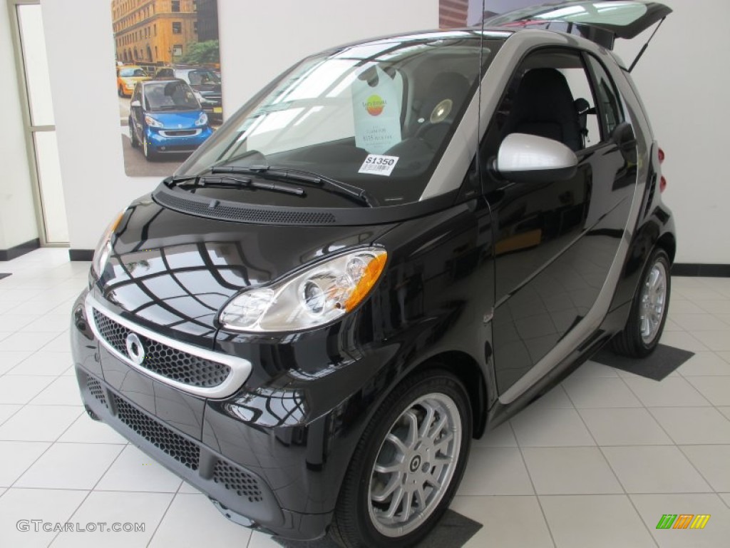 Deep Black 2013 Smart fortwo passion coupe Exterior Photo #66135488