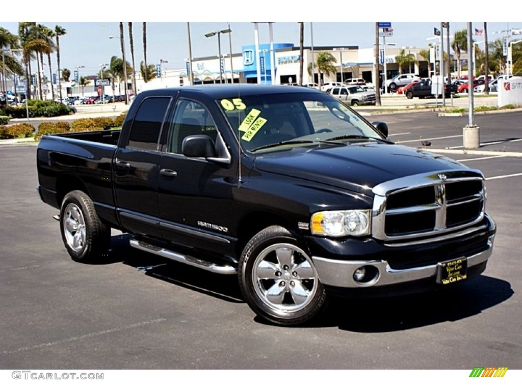 2005 Ram 1500 SLT Quad Cab - Black / Taupe photo #2