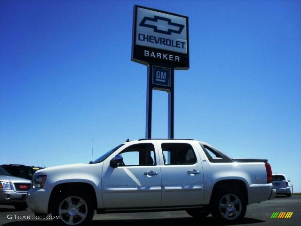 2008 Avalanche LTZ 4x4 - White Diamond Tricoat / Ebony/Light Cashmere photo #1