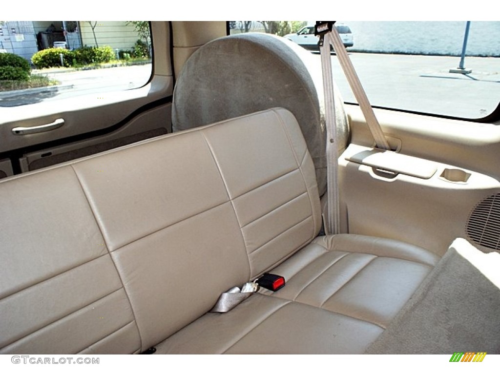 Medium Parchment Interior 2004 Ford Excursion XLT Photo #66140258