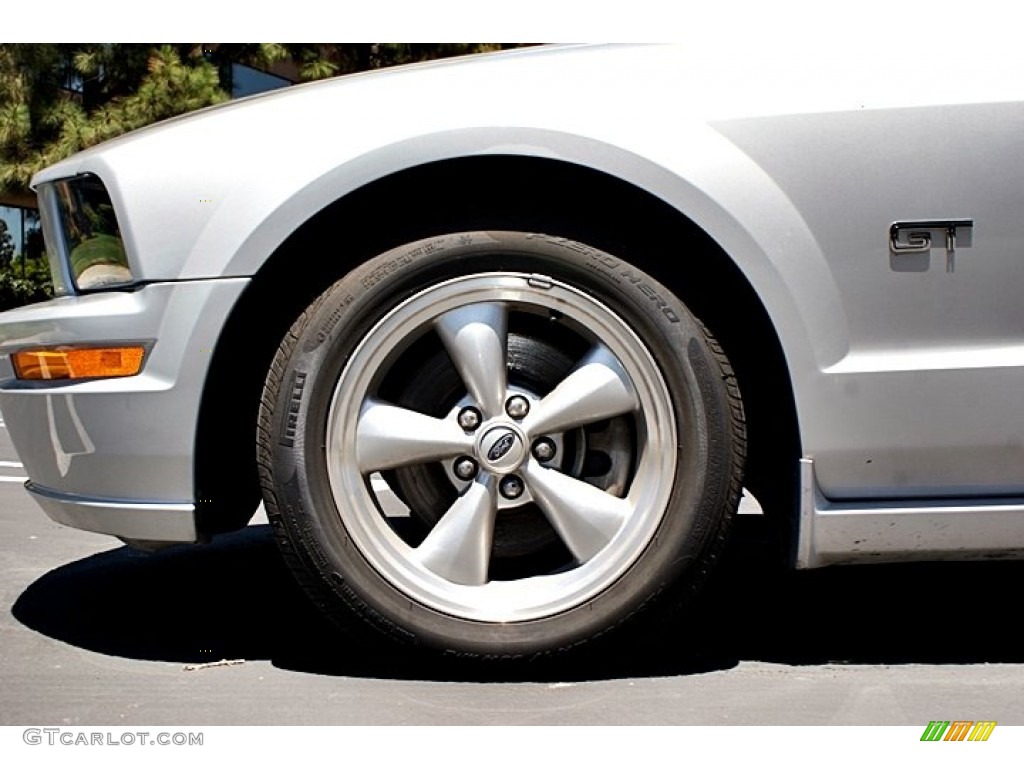 2007 Ford Mustang GT Deluxe Coupe Wheel Photos