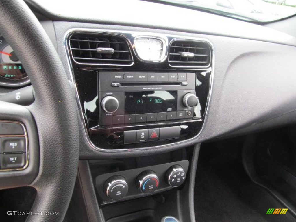 2012 Chrysler 200 LX Sedan Controls Photo #66141308