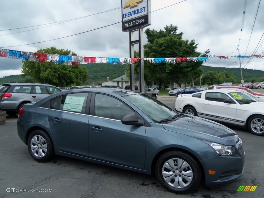 2012 Cruze LS - Blue Granite Metallic / Jet Black/Medium Titanium photo #2