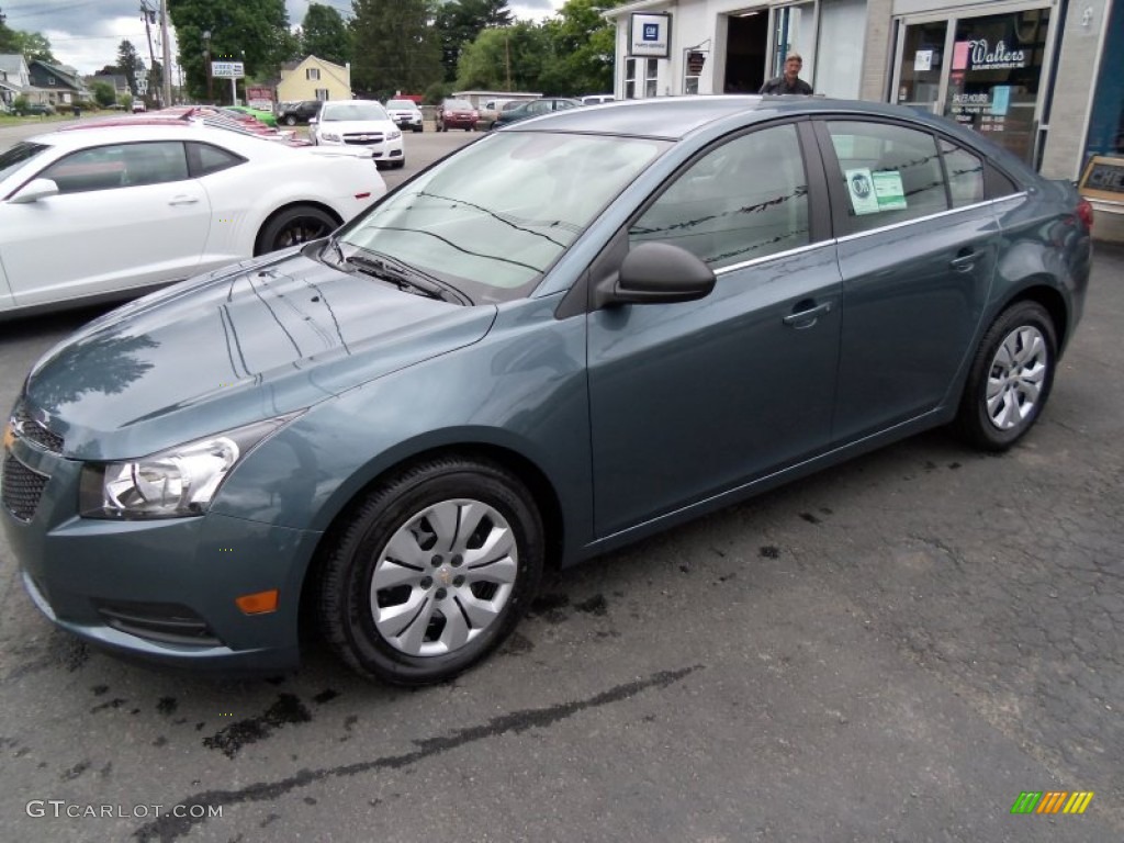 2012 Cruze LS - Blue Granite Metallic / Jet Black/Medium Titanium photo #4