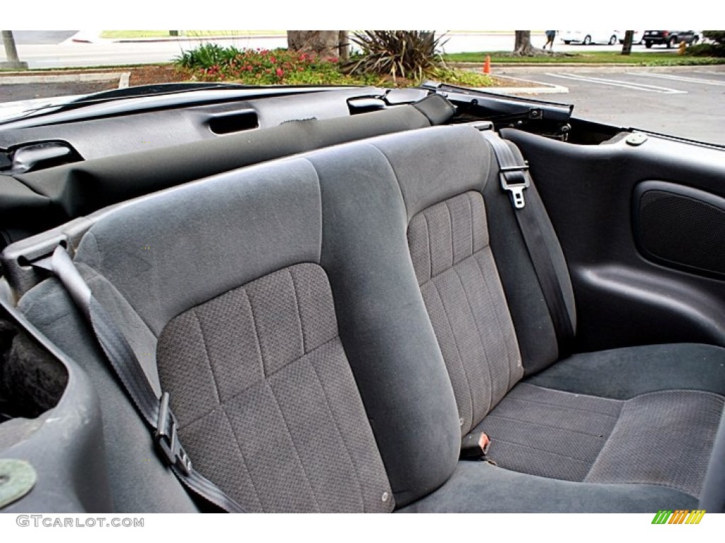 2005 Chrysler Sebring Convertible Rear Seat Photo #66142907