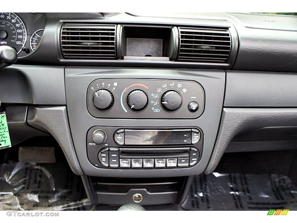 2005 Chrysler Sebring Convertible Controls Photo #66142973