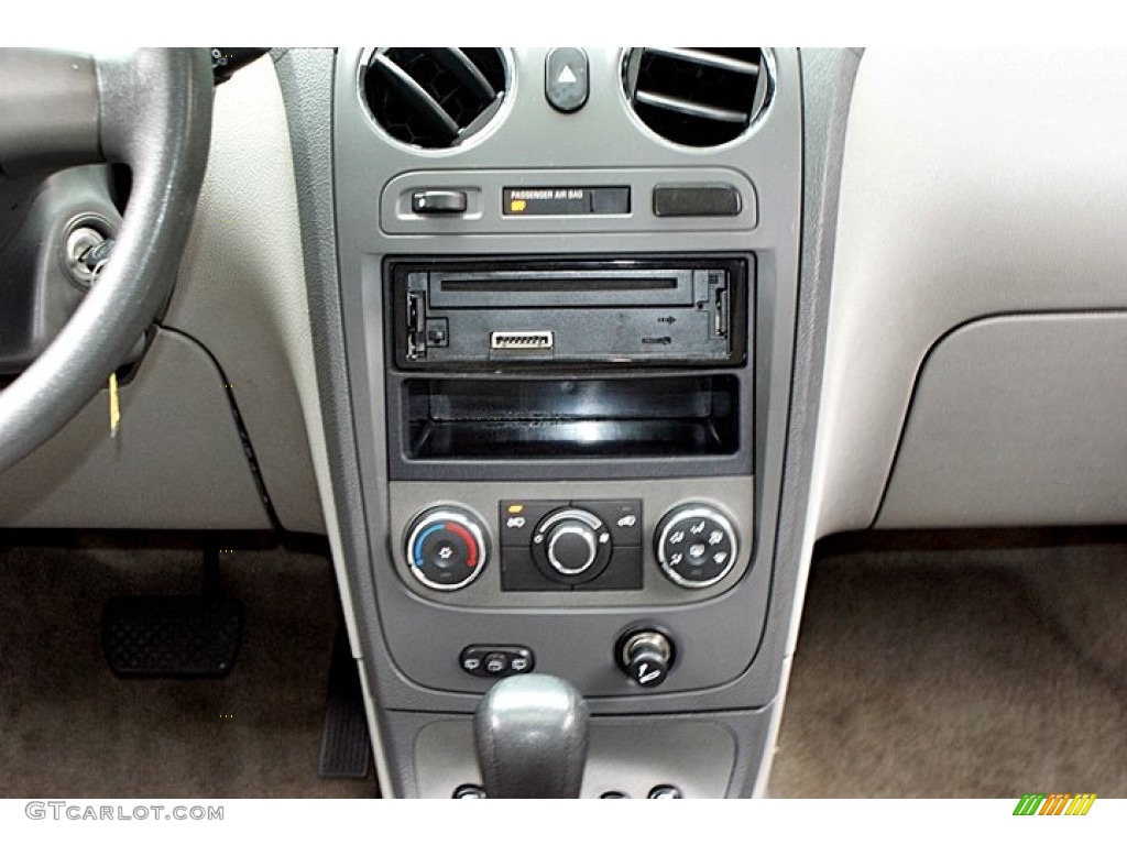 2006 Chevrolet HHR LT Controls Photo #66143303