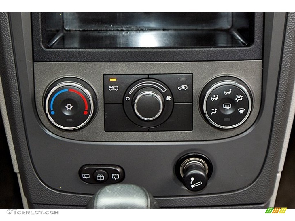 2006 Chevrolet HHR LT Controls Photo #66143456
