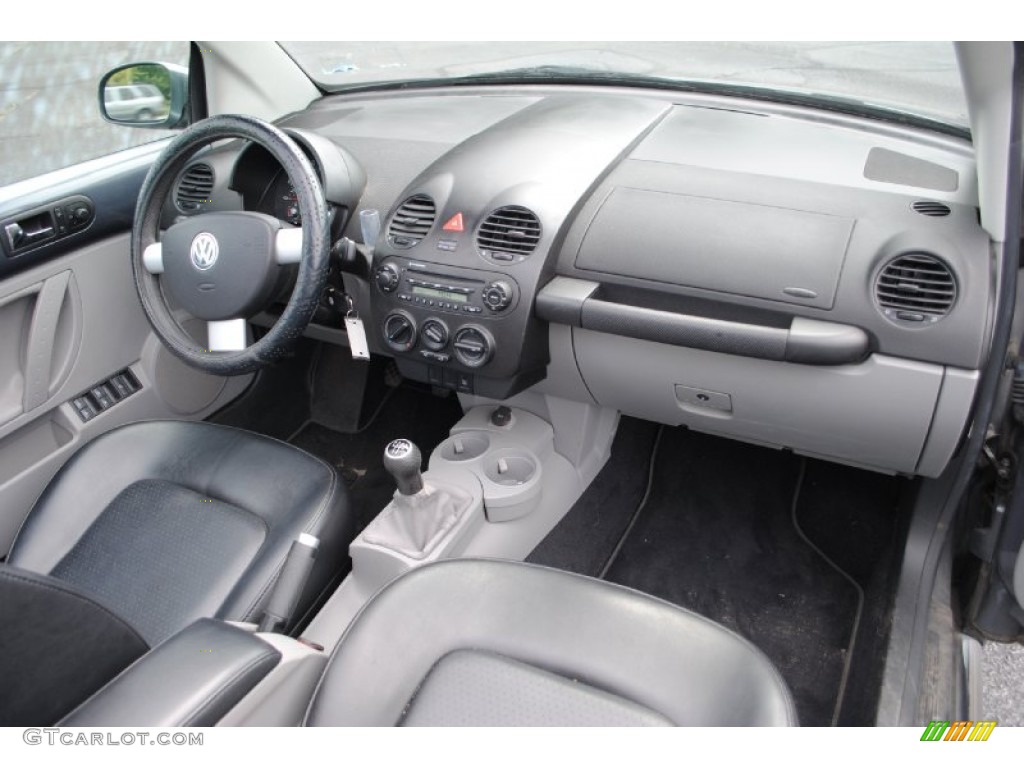 2004 Volkswagen New Beetle GL Convertible Gray Dashboard Photo #66144363
