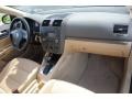 Pure Beige 2006 Volkswagen Jetta 2.5 Sedan Dashboard