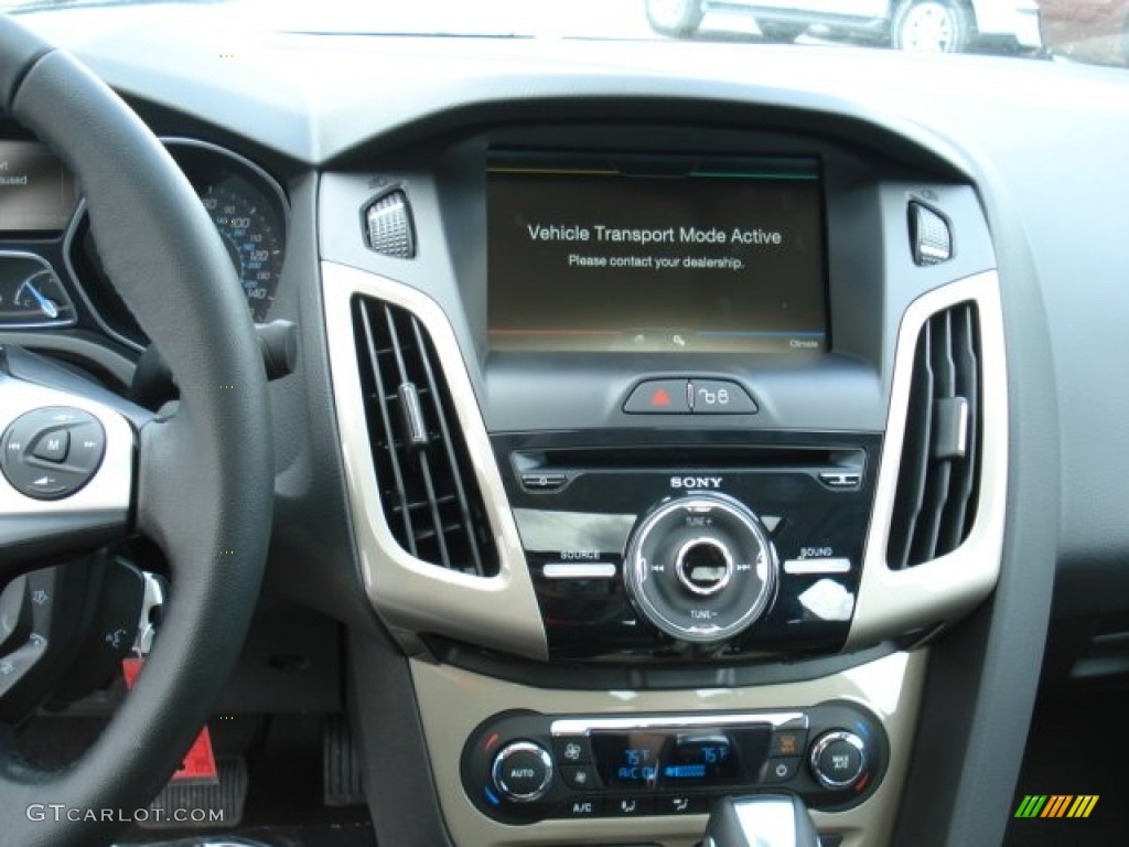 2012 Focus SEL Sedan - Tuxedo Black Metallic / Charcoal Black Leather photo #16