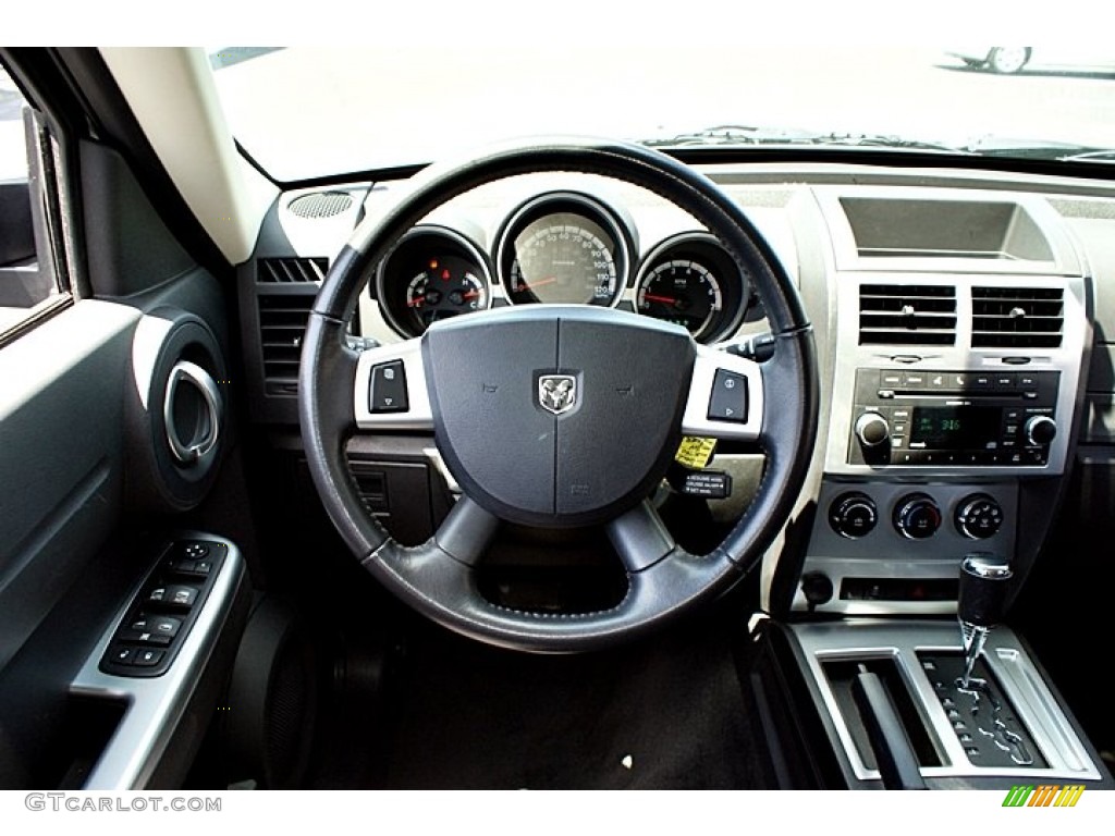 2011 Dodge Nitro SXT Steering Wheel Photos