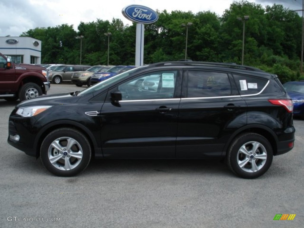 2013 Escape SE 2.0L EcoBoost 4WD - Tuxedo Black Metallic / Medium Light Stone photo #5