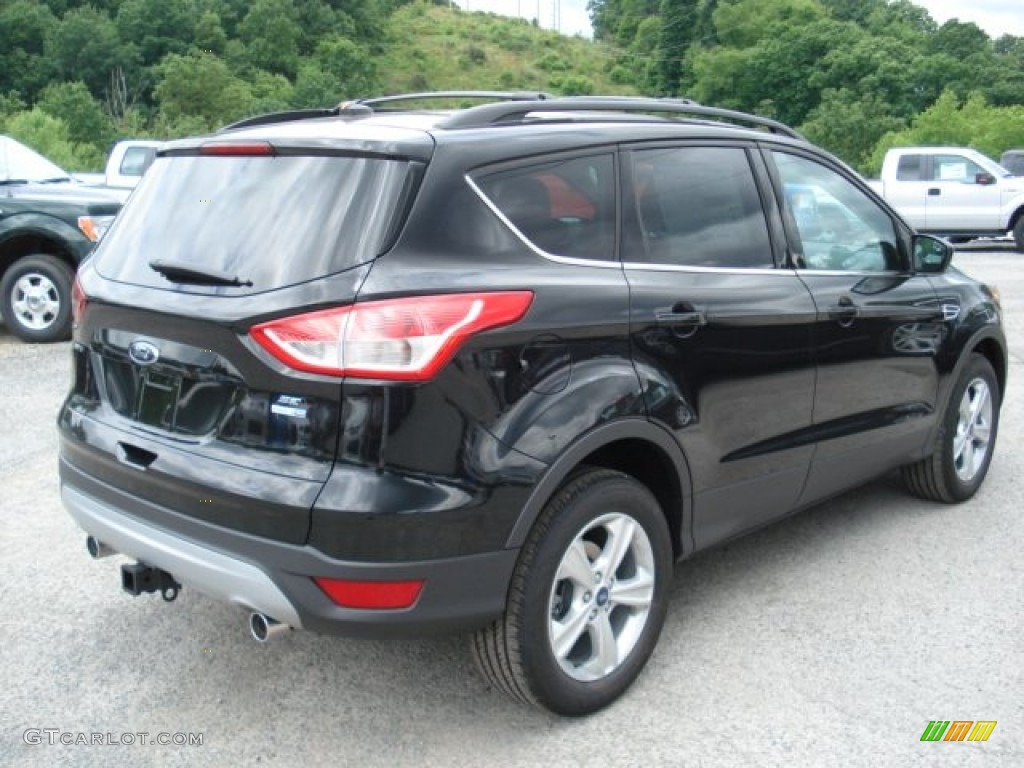 2013 Escape SE 2.0L EcoBoost 4WD - Tuxedo Black Metallic / Medium Light Stone photo #8