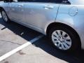 Bright Silver Metallic - 200 LX Photo No. 4