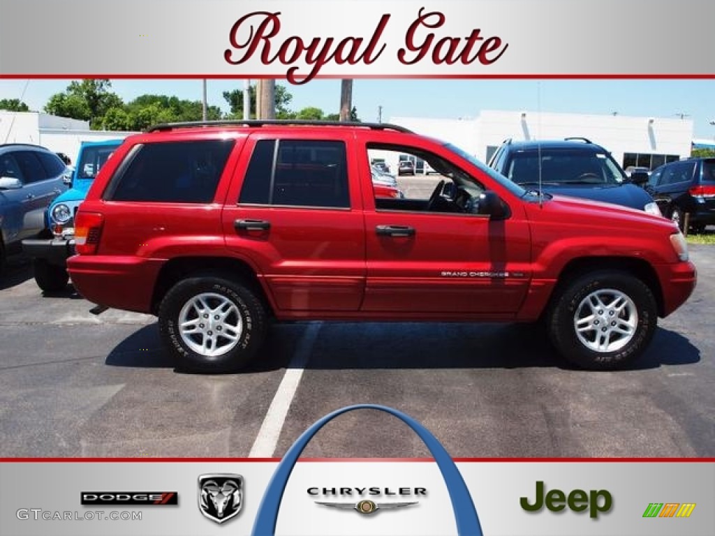 2004 Grand Cherokee Laredo 4x4 - Inferno Red Pearl / Dark Slate Gray photo #1