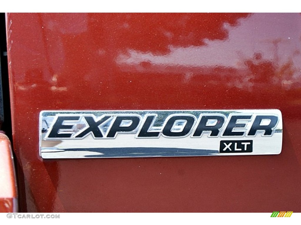 2010 Ford Explorer XLT Marks and Logos Photos
