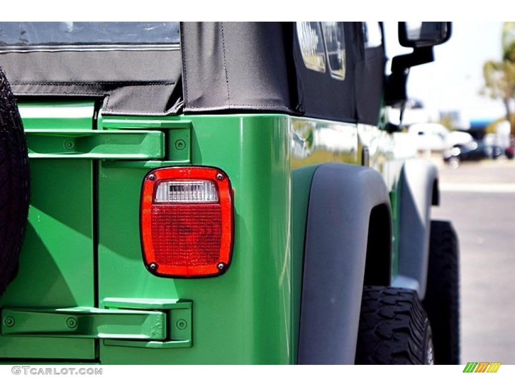 2004 Wrangler SE 4x4 - Electric Lime Green Pearl / Dark Slate Gray photo #8