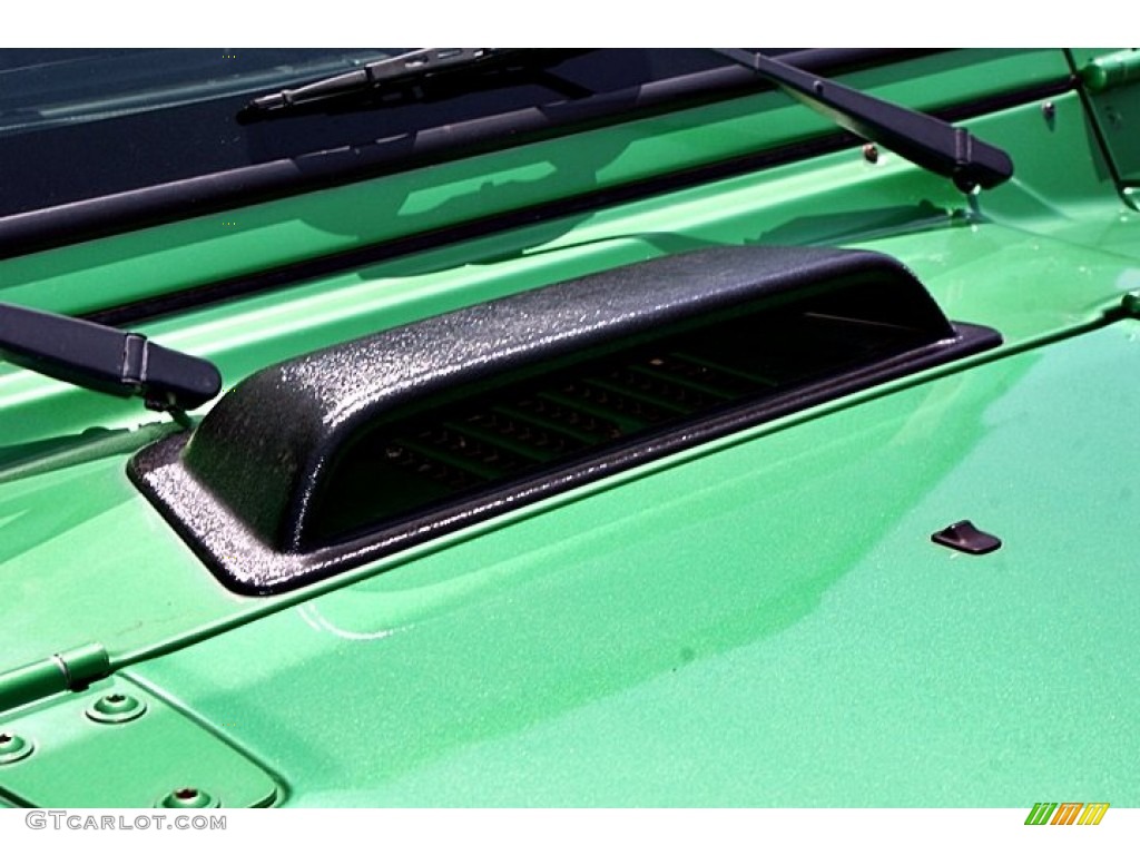 2004 Wrangler SE 4x4 - Electric Lime Green Pearl / Dark Slate Gray photo #14