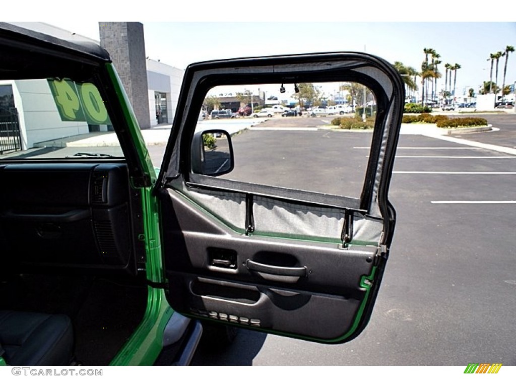 2004 Wrangler SE 4x4 - Electric Lime Green Pearl / Dark Slate Gray photo #18