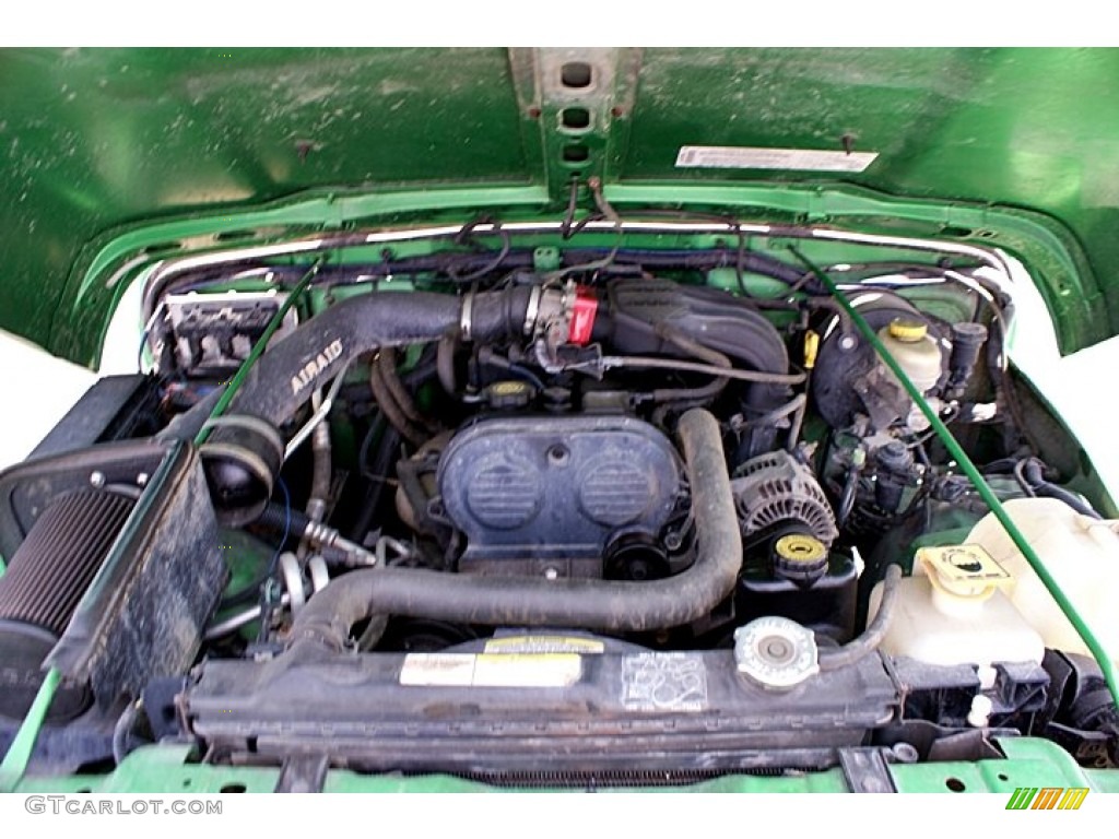 2004 Wrangler SE 4x4 - Electric Lime Green Pearl / Dark Slate Gray photo #33