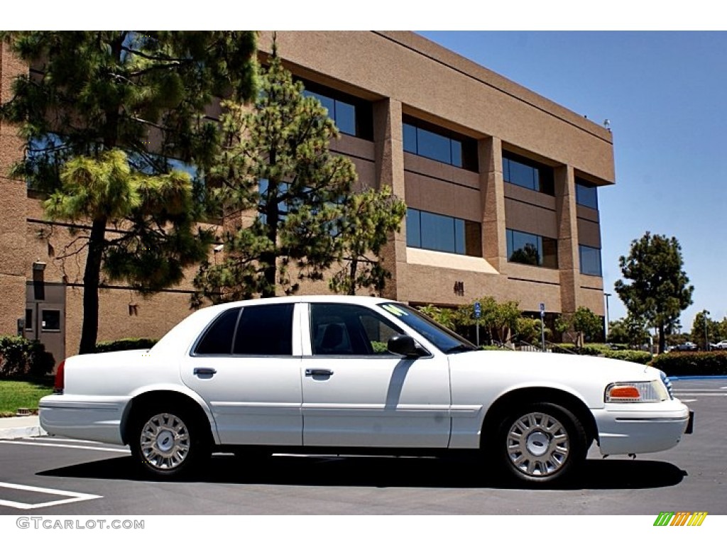 Vibrant White 2004 Ford Crown Victoria LX Exterior Photo #66150701
