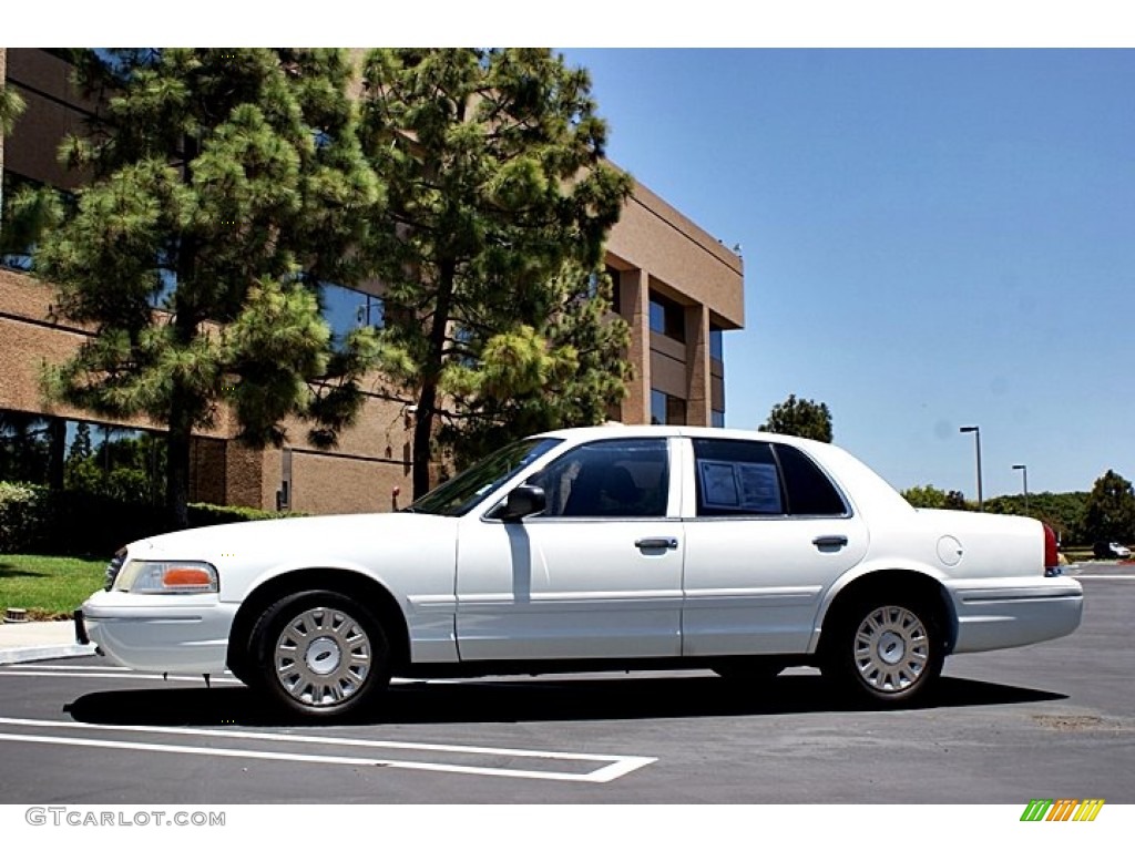 Vibrant White 2004 Ford Crown Victoria LX Exterior Photo #66150758