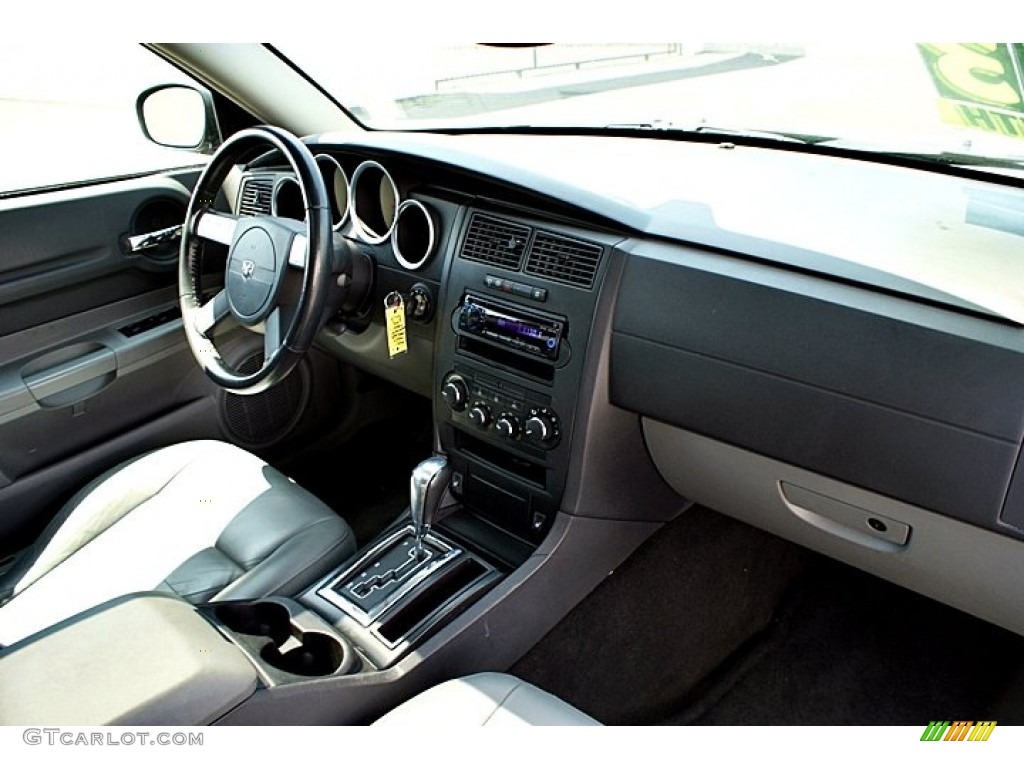 2005 Dodge Magnum R/T Dark Slate Gray/Light Graystone Dashboard Photo #66151226
