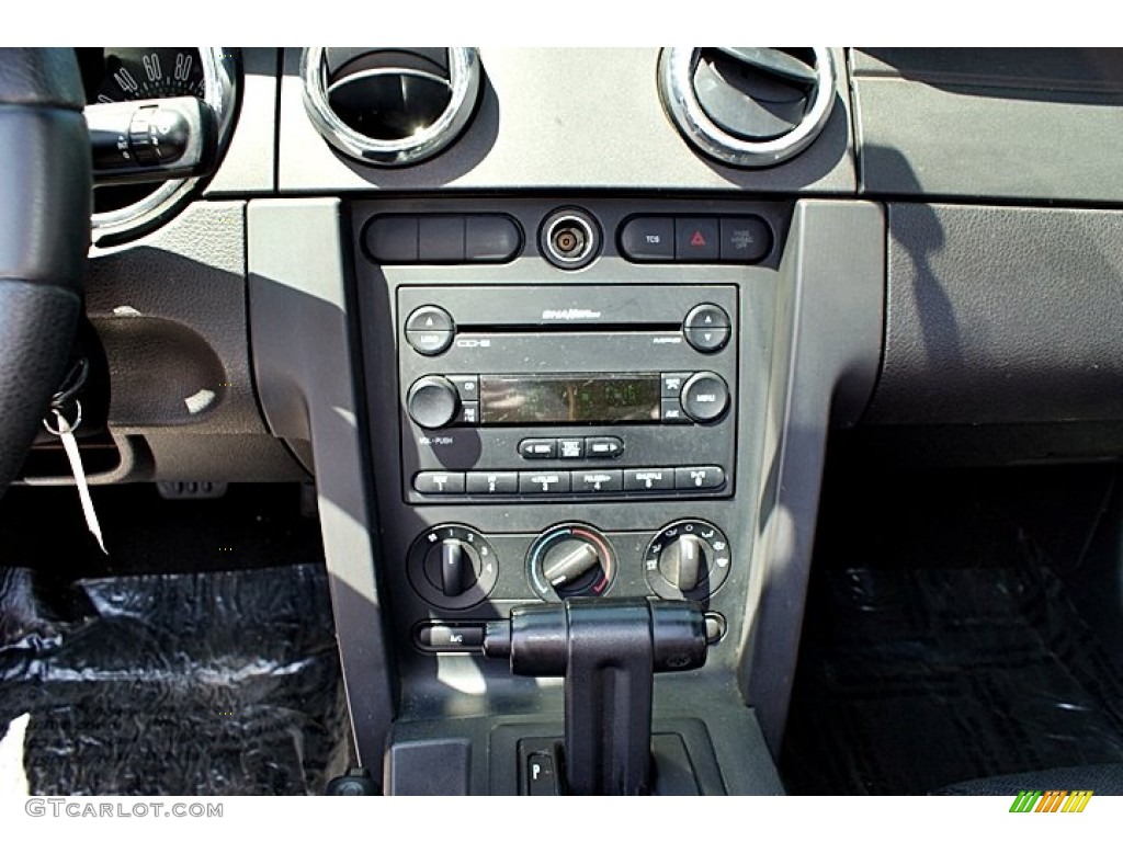 2007 Mustang GT Premium Convertible - Satin Silver Metallic / Dark Charcoal photo #25