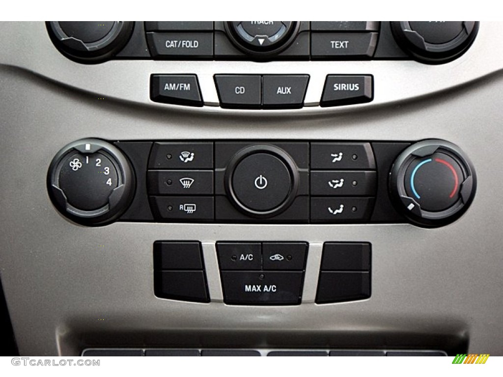 2010 Ford Focus SE Sedan Controls Photo #66152132