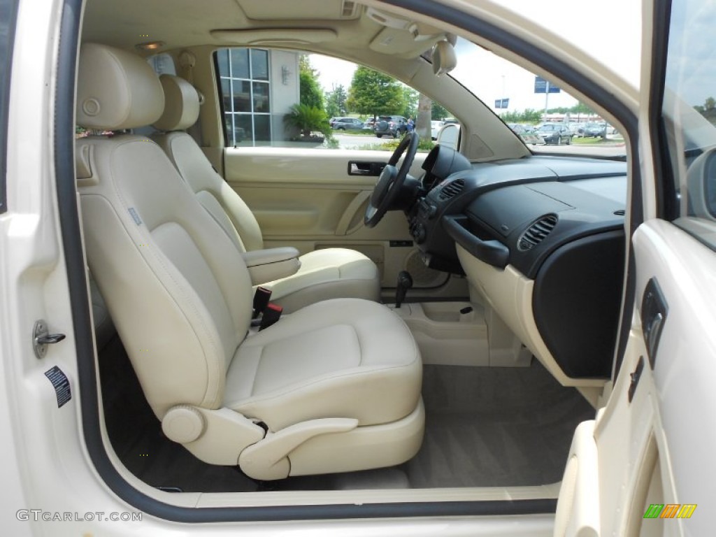 Cream Interior 2006 Volkswagen New Beetle 2.5 Coupe Photo #66154031