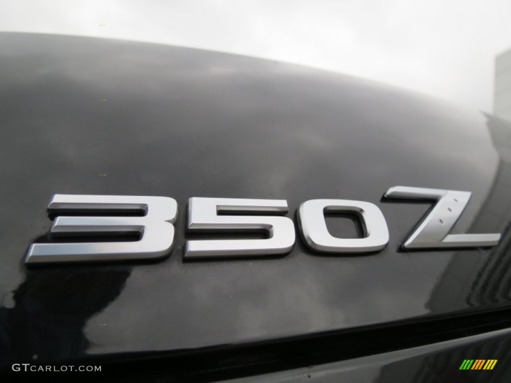 2008 Nissan 350Z Coupe Marks and Logos Photos