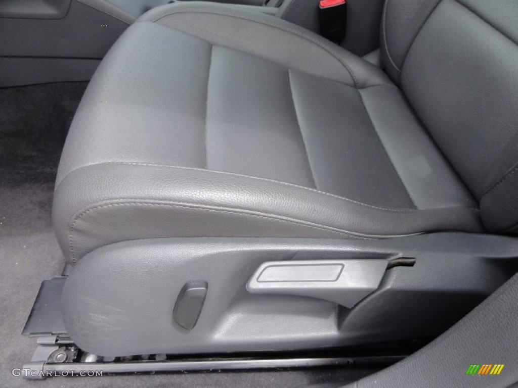 2005 Volkswagen Jetta 2.5 Sedan Front Seat Photo #66161918