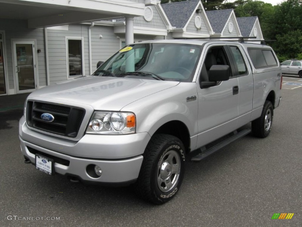 2006 F150 STX SuperCab 4x4 - Silver Metallic / Medium/Dark Flint photo #2