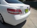 Super White - Camry  Photo No. 21