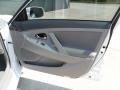 Super White - Camry  Photo No. 25
