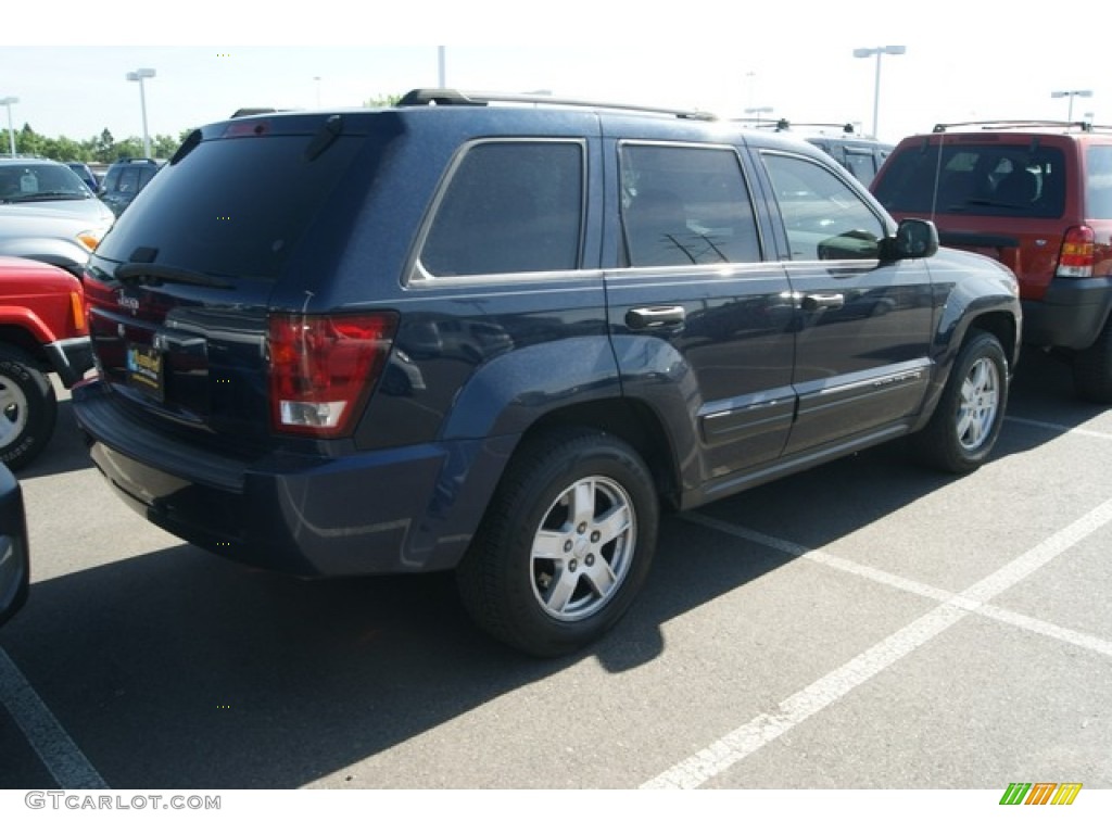 2006 Grand Cherokee Laredo 4x4 - Midnight Blue Pearl / Medium Slate Gray photo #2