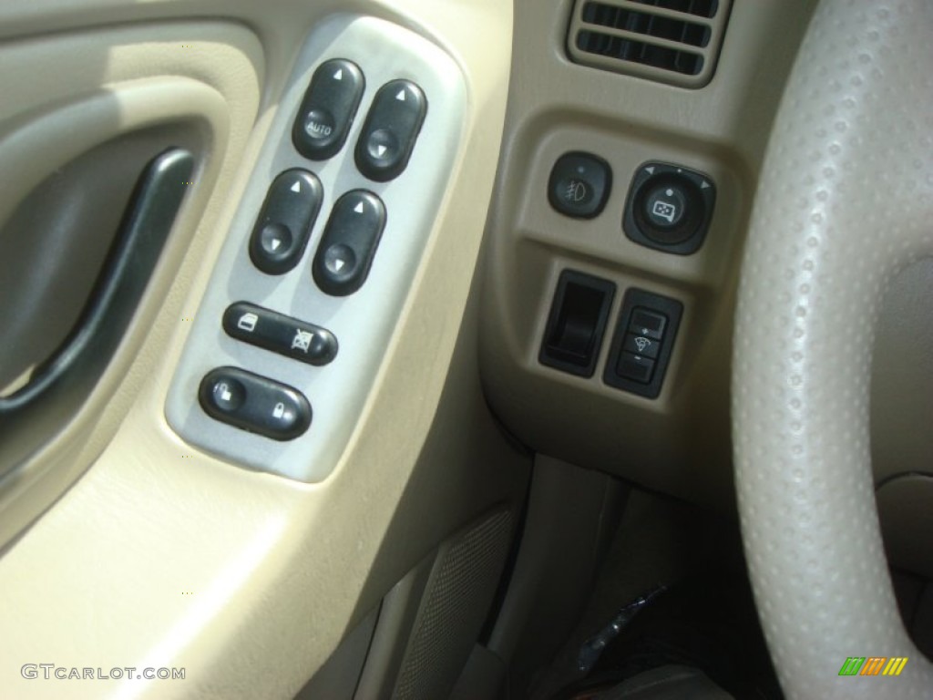 2006 Ford Escape XLT V6 Controls Photo #66169592