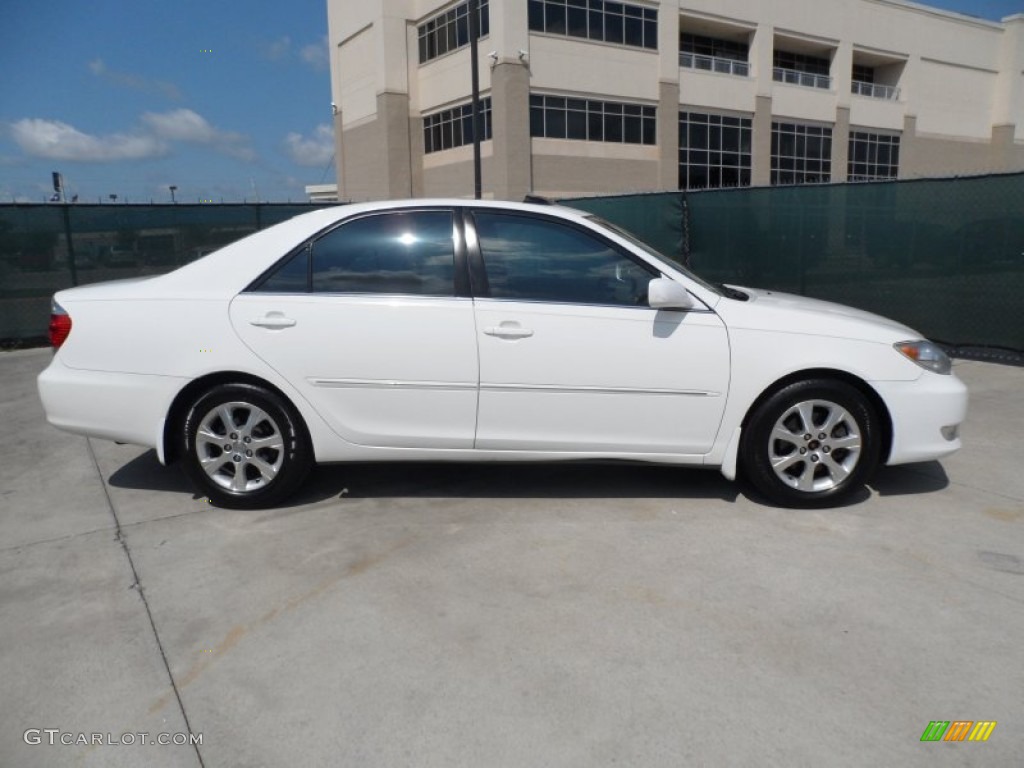 2005 Camry XLE V6 - Super White / Taupe photo #2