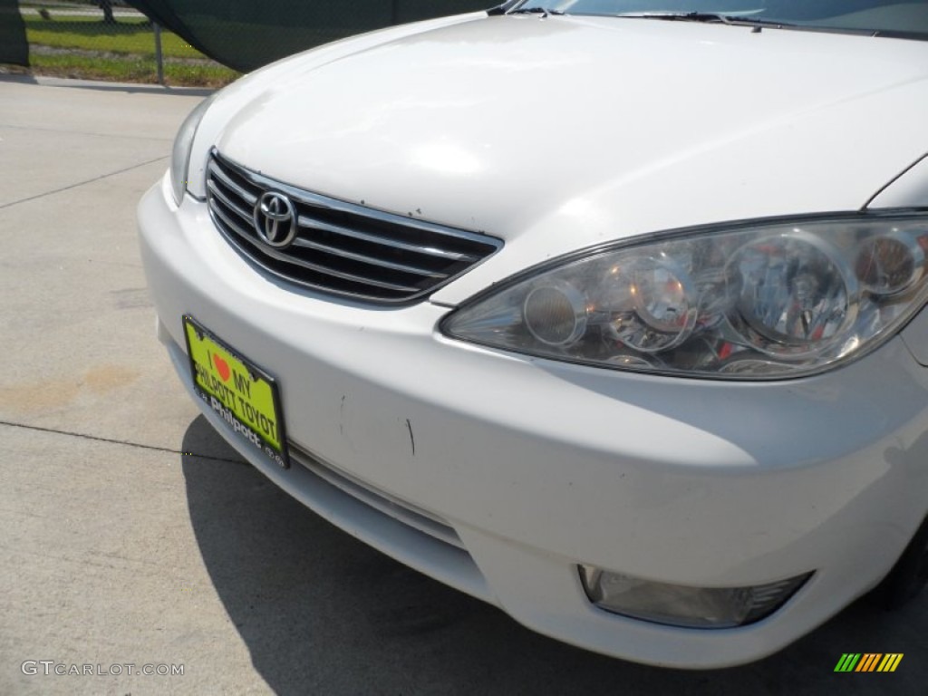 2005 Camry XLE V6 - Super White / Taupe photo #11