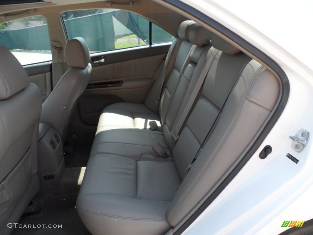 2005 Camry XLE V6 - Super White / Taupe photo #33