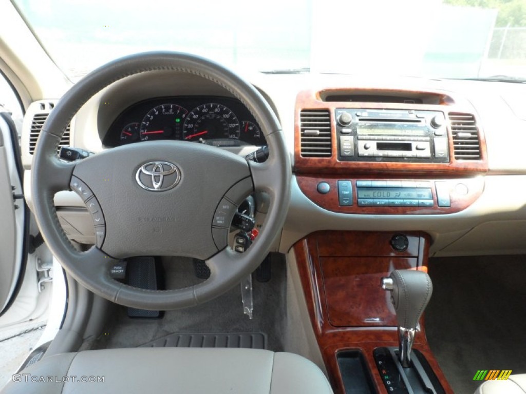 2005 Camry XLE V6 - Super White / Taupe photo #39