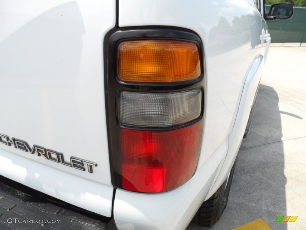 2004 Tahoe LT - Summit White / Gray/Dark Charcoal photo #16