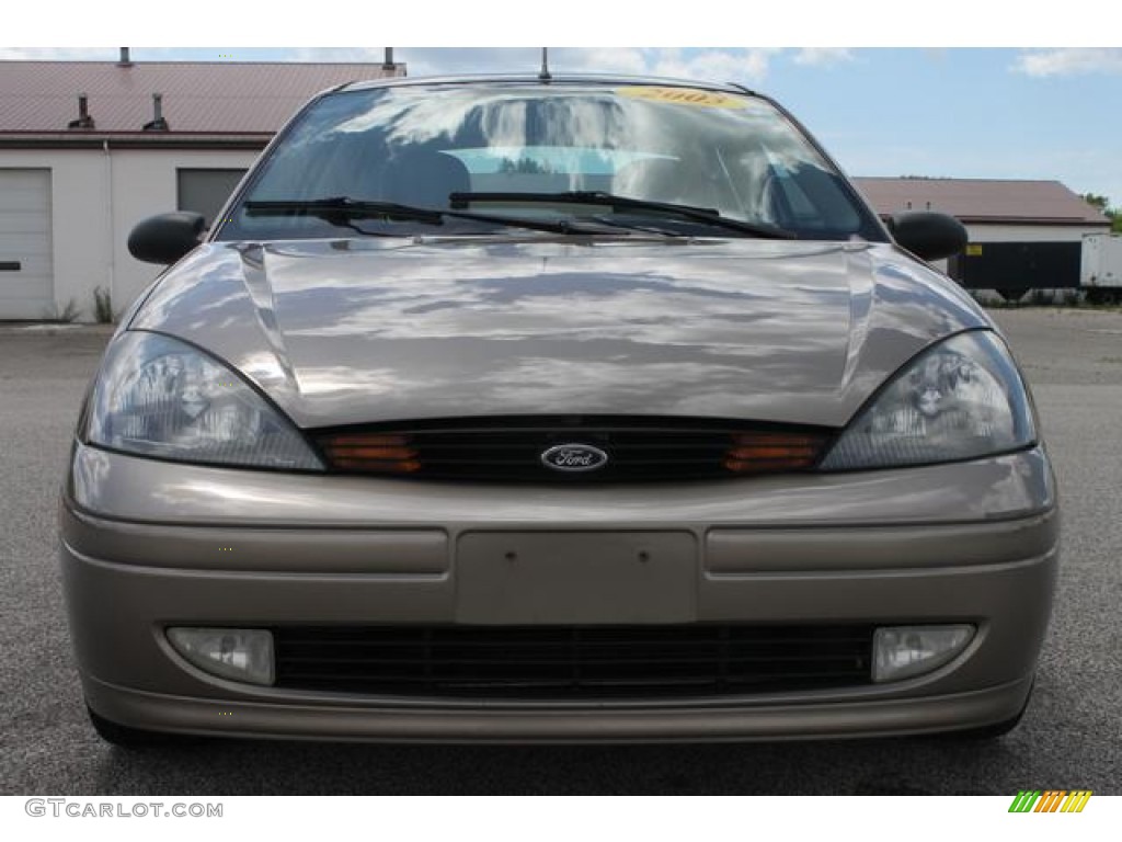 2003 Focus ZTS Sedan - Arizona Beige Metallic / Medium Parchment photo #2