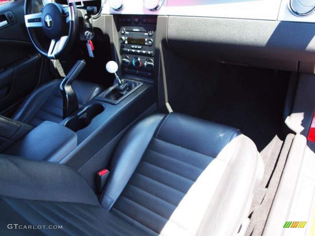 2005 Mustang GT Deluxe Coupe - Torch Red / Dark Charcoal photo #11