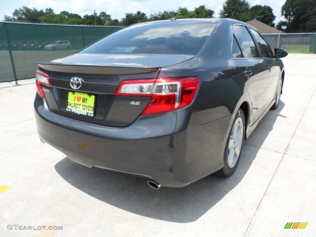 2012 Camry SE - Magnetic Gray Metallic / Black photo #3