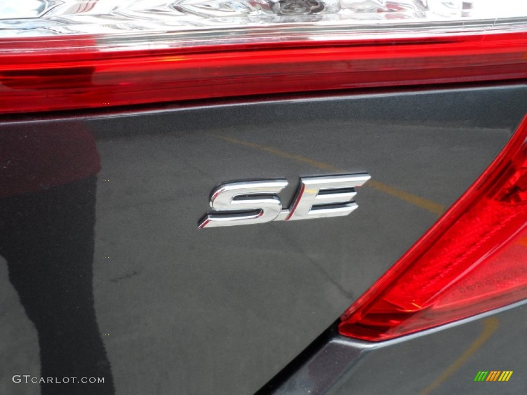 2012 Camry SE - Magnetic Gray Metallic / Black photo #15