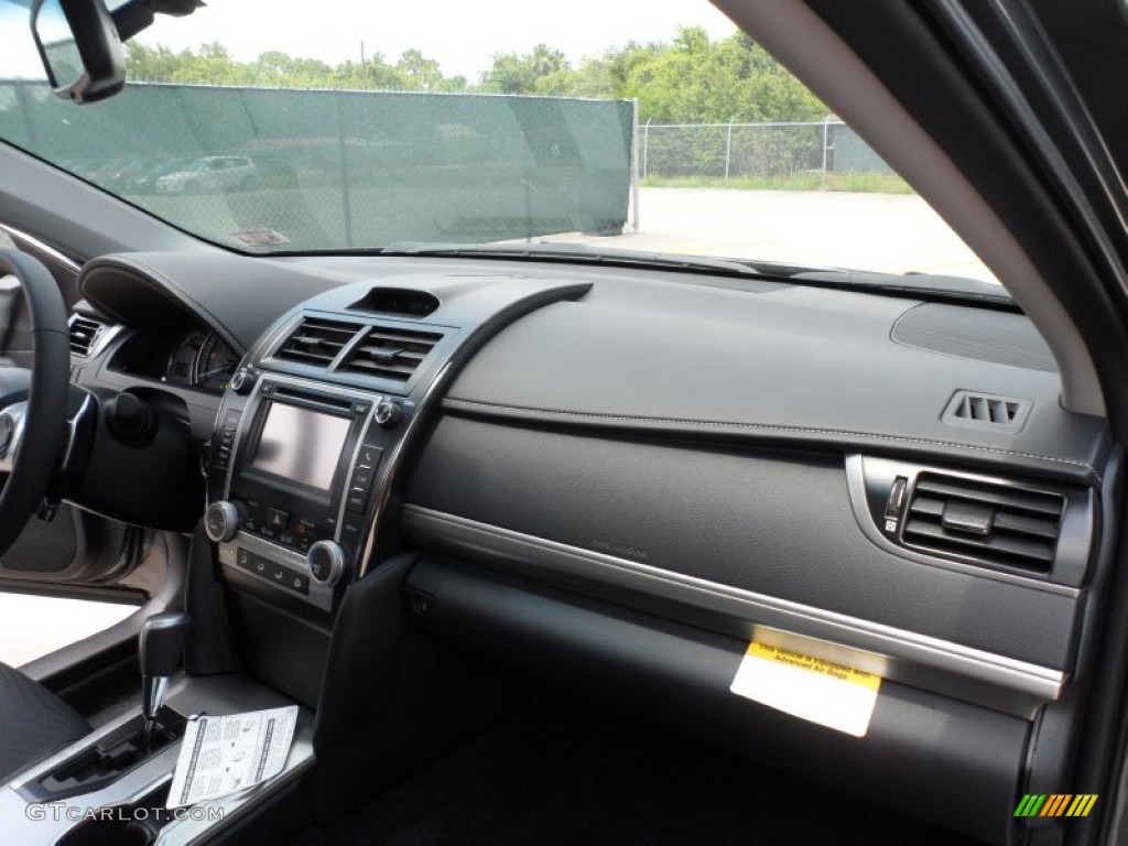 2012 Camry SE - Magnetic Gray Metallic / Black photo #18